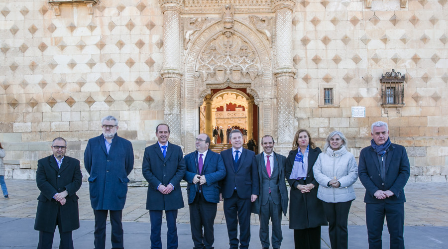 El presidente de Castilla-La Mancha reivindica la cultura como elemento que dinamiza la economía y democratiza el conocimiento