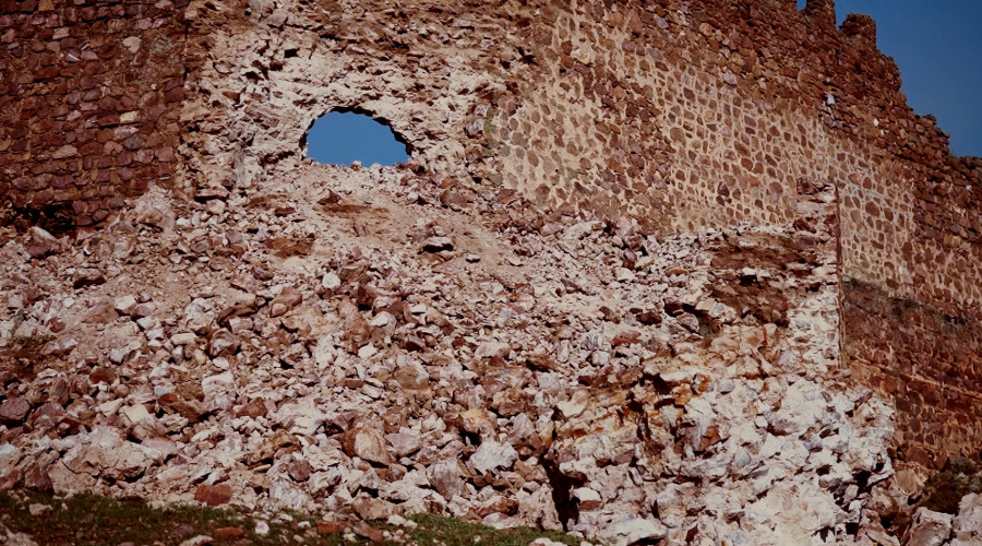 SE DERRUMBA LA TORRE BARBACANA DEL CASTILLO DE ALMONACID